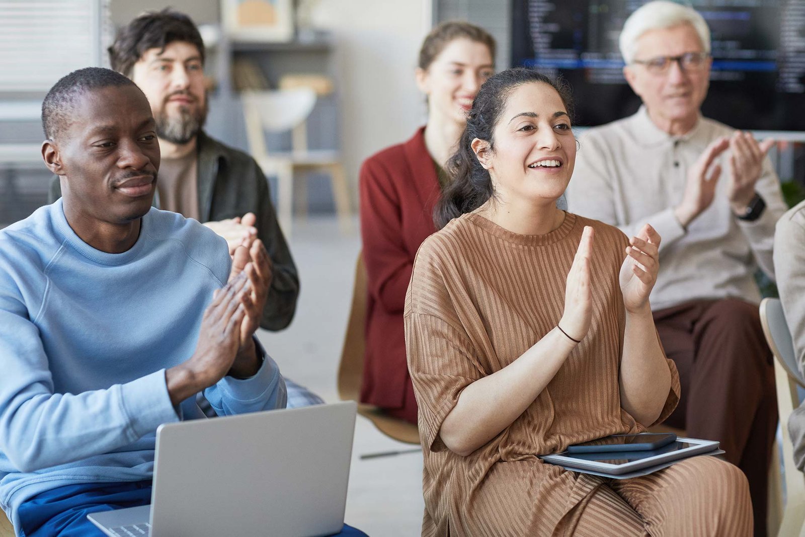 audience-applauding-at-seminar.jpg
